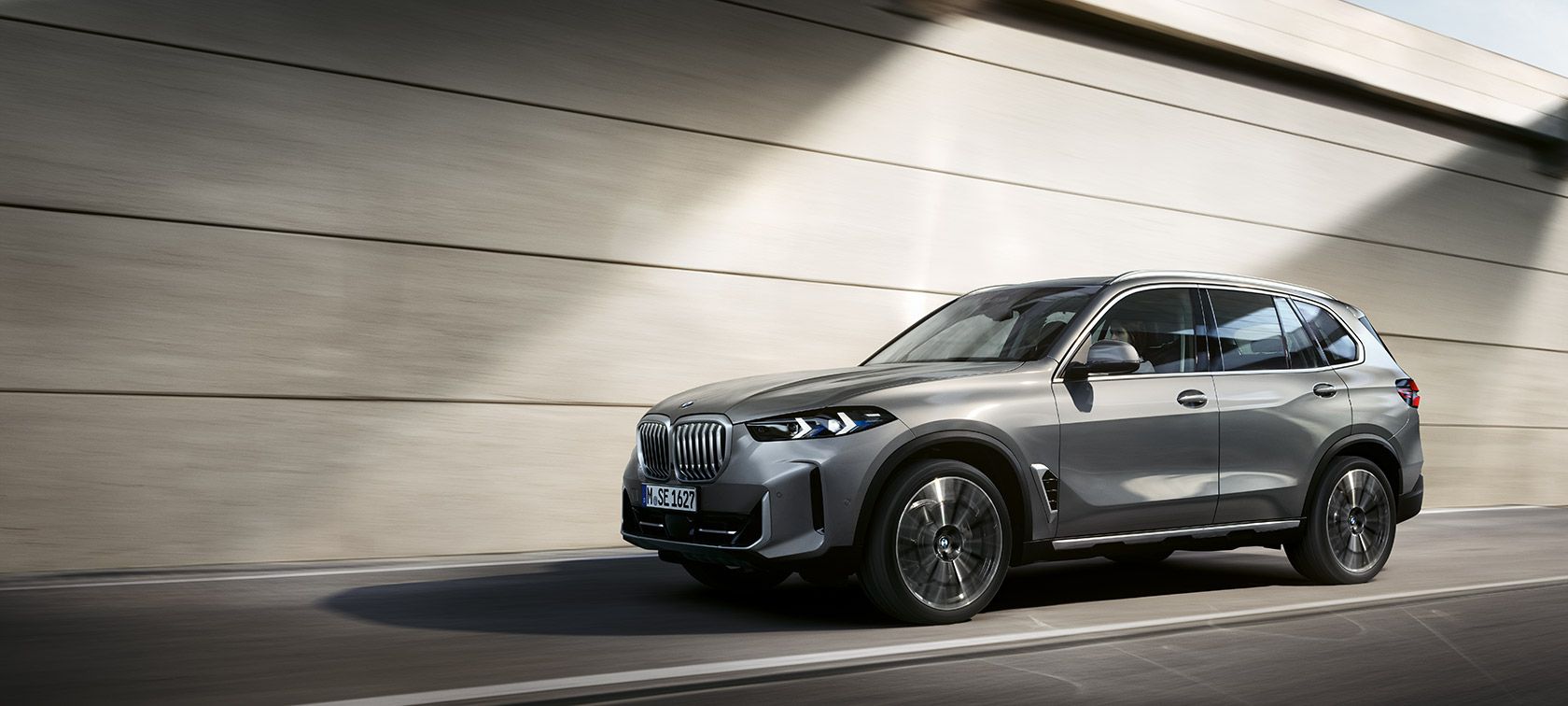 BMW X5 - Thumbnail 2